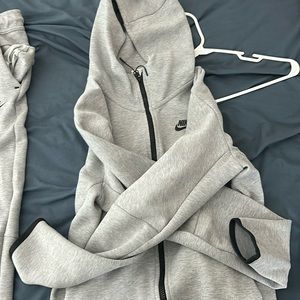 Nike tech sweat suit